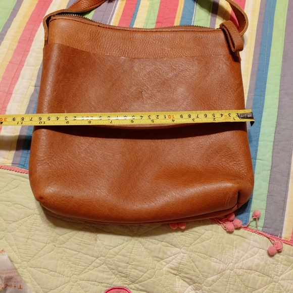 LIFETIME LEATHER CROSSBODY BAG new - Picture 7 of 9